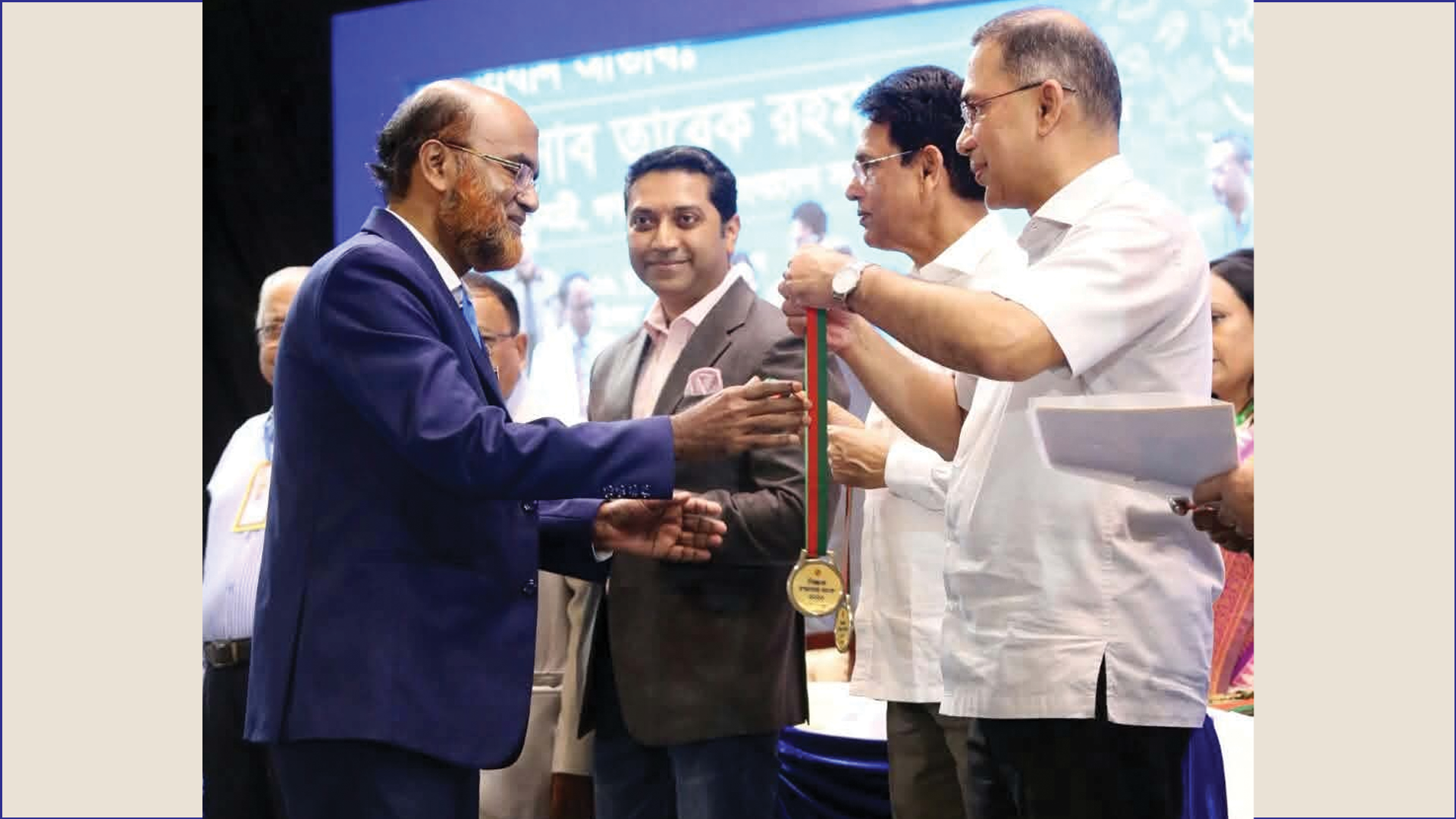 বিশ্ব শিক্ষক দিবসে সম্মাননা পেলেন নোবিপ্রবির অধ্যাপক ড. মোহাম্মদ বেলাল হোসাইন